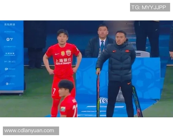 武磊赛场爆发小插曲引热议裁判第一时间冷静妥善处理 武磊赛场爆发小插曲引热议裁判第一时间冷静妥善处理